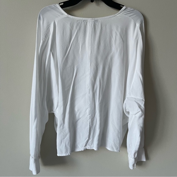 White Button down tie crop blouse - Picture 4 of 4